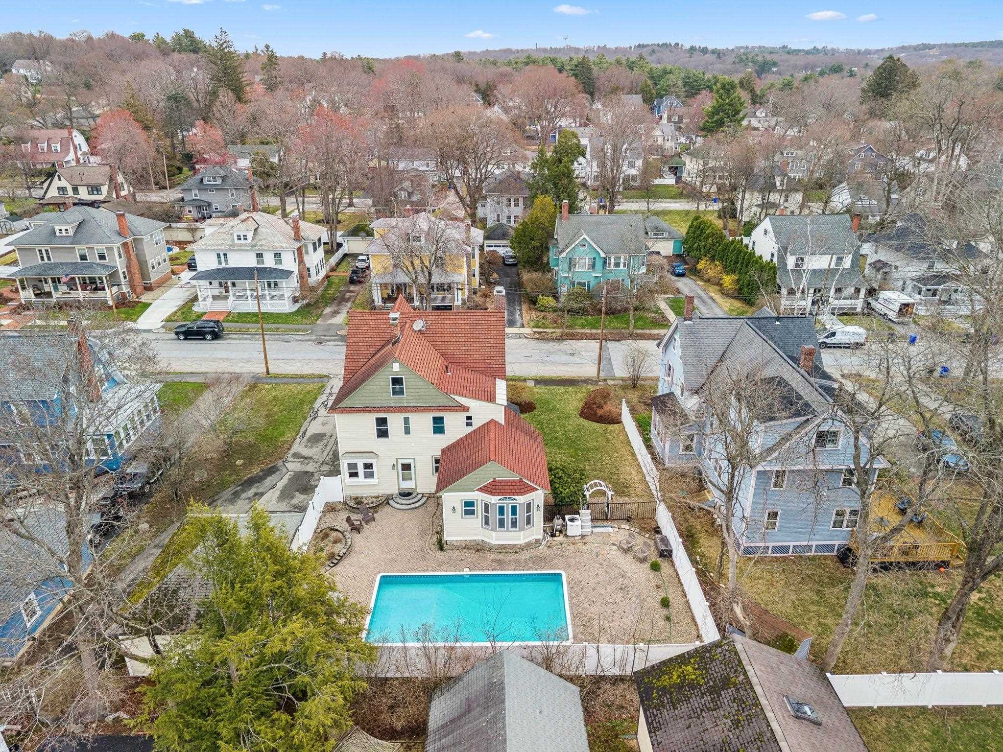 944 Chestnut Street Manchester, NH 03104 - Photo 2 of 49