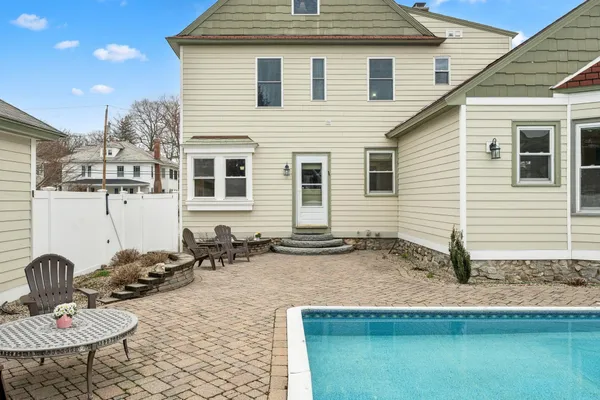 $849,000 | 944 Chestnut Street, Manchester, NH 03104