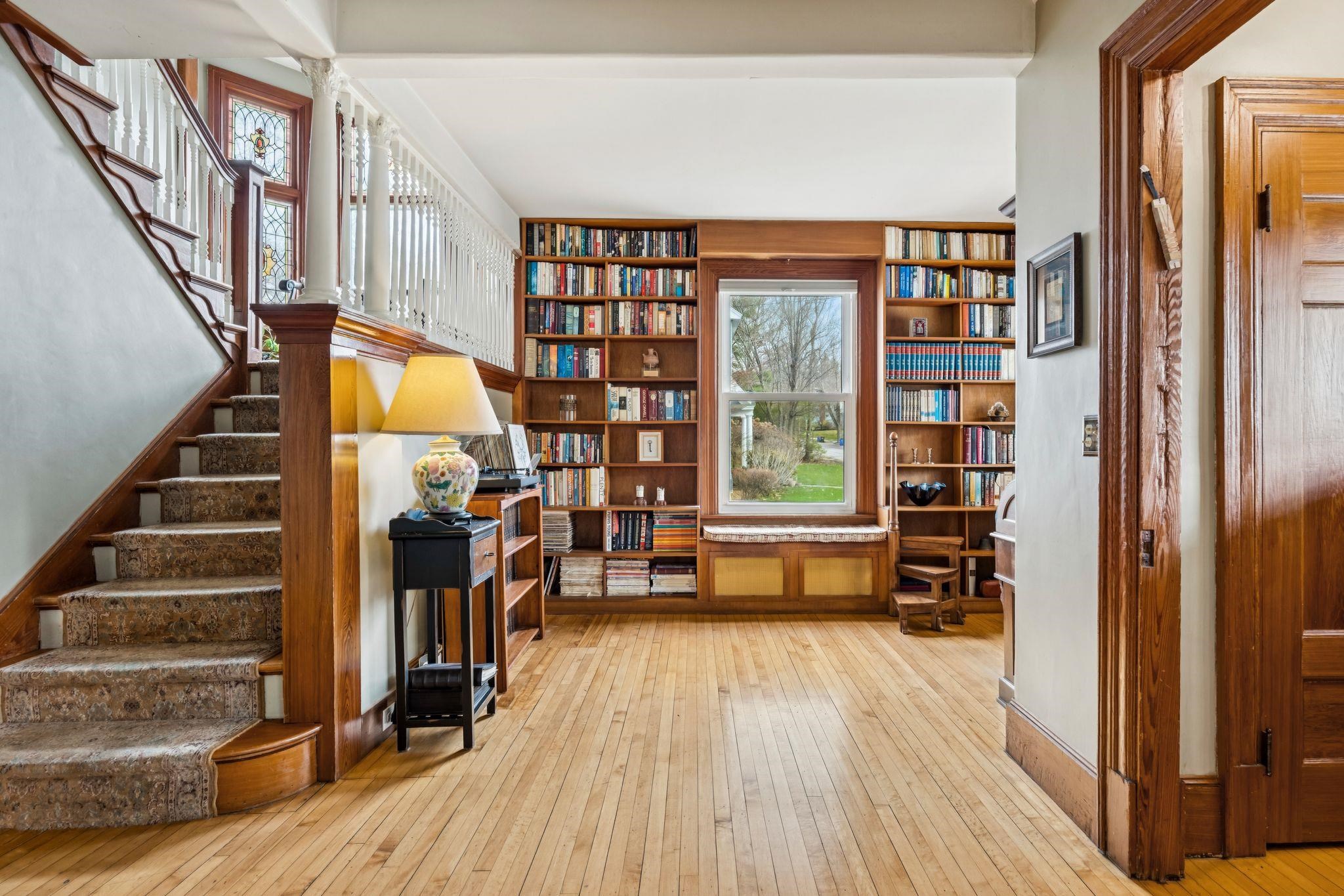 944 Chestnut Street Manchester, NH 03104 - Photo 6 of 49