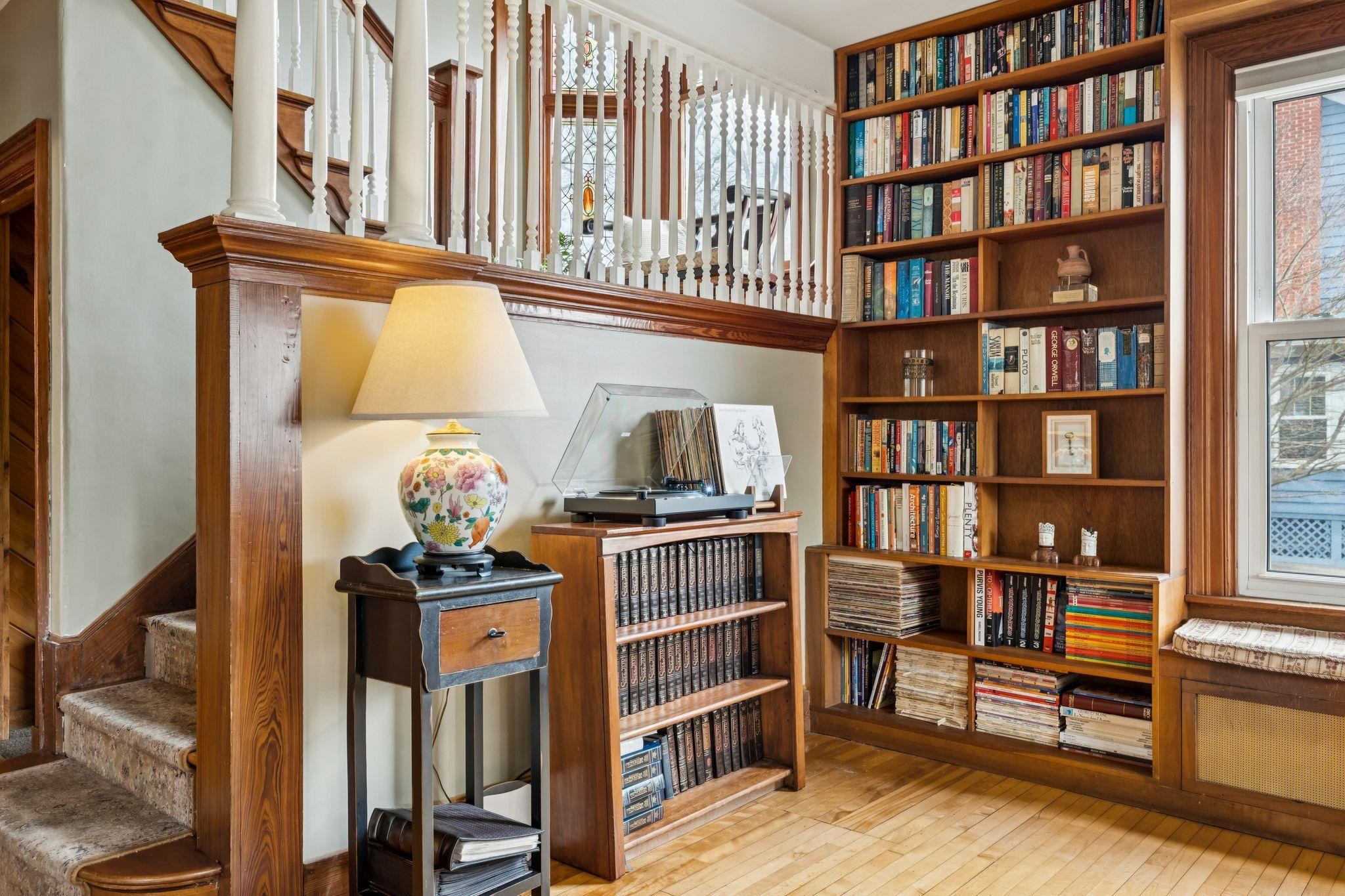 944 Chestnut Street Manchester, NH 03104 - Photo 7 of 49