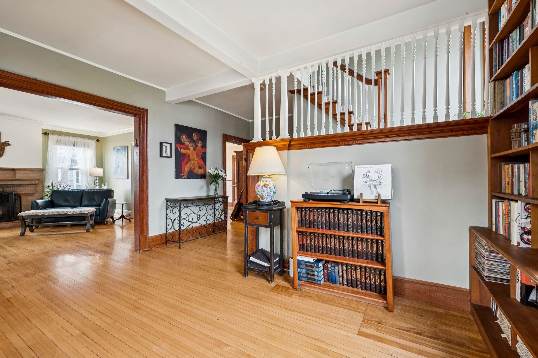 944 Chestnut Street Manchester, NH 03104 - Photo 8 of 49