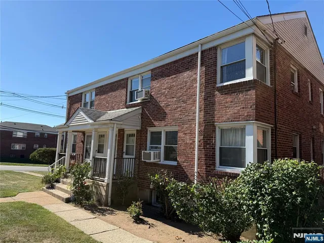 $1,800 | 309 Hillside Avenue, Unit 6, Palisades Park, NJ 07650