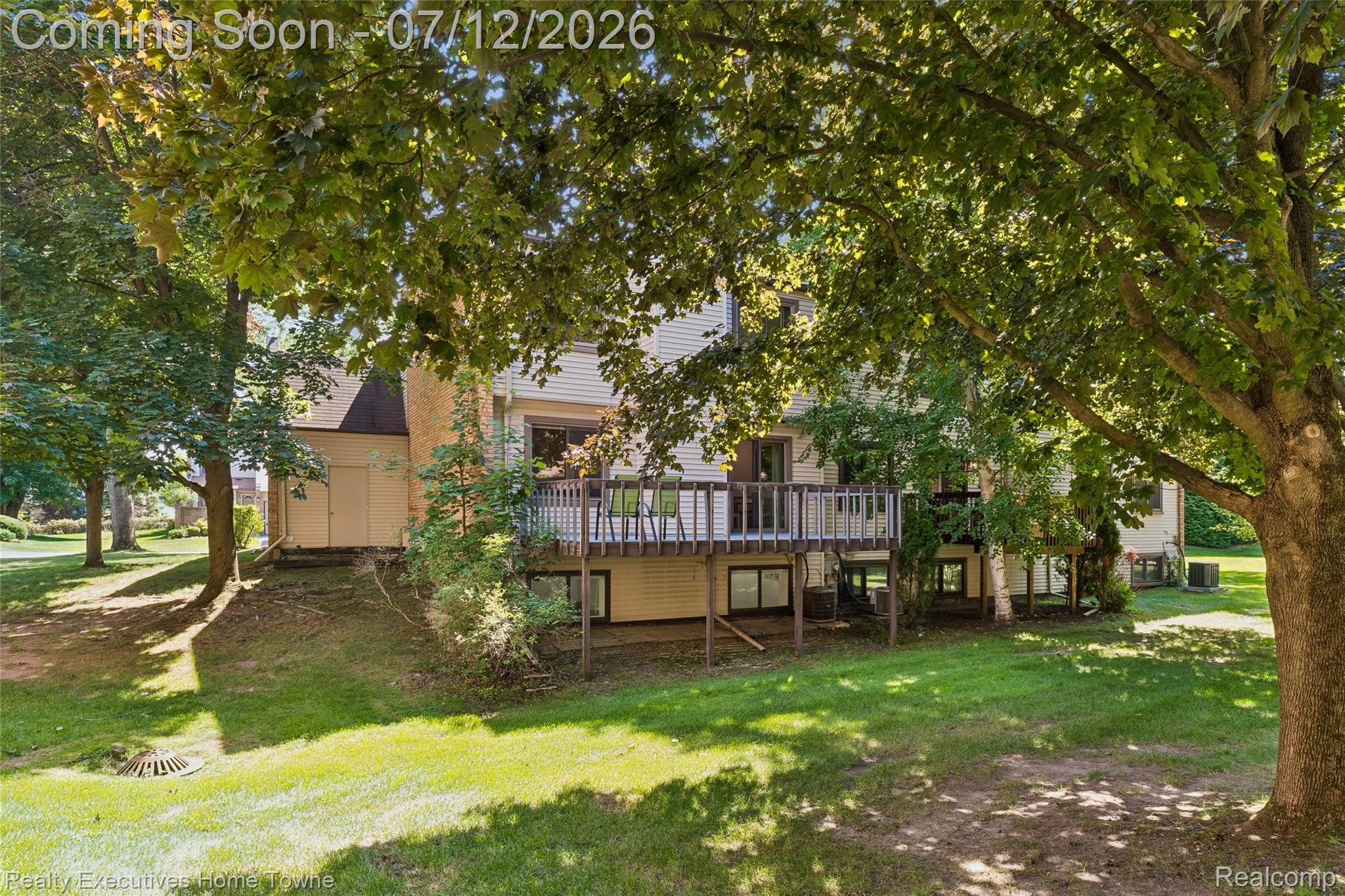 1077 Willow Grove Court Rochester, MI 48307 - Photo 34 of 34 photos_high_resolution_DSC05958.jpg