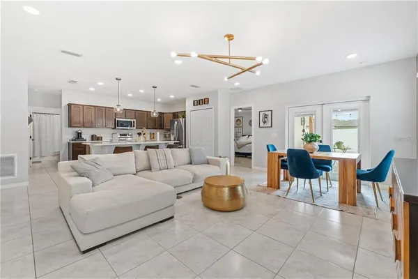 $2,650 | 893 Northwest 252 Drive, Newberry, FL 32669