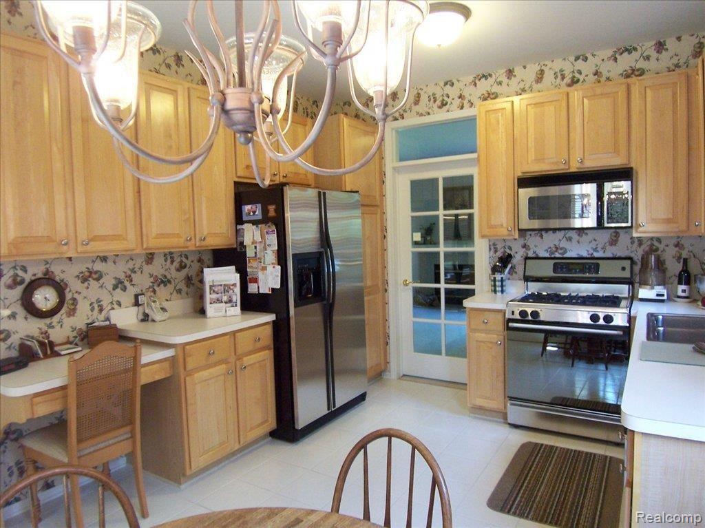 5393 Forest Ridge Drive, Unit 3 Clarkston, MI 48346 - Photo 13 of 21 100_5143.jpg