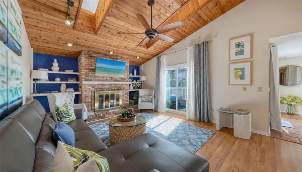 $2,850,000 | 126 Avenida Veneccia, Sarasota, FL 34242