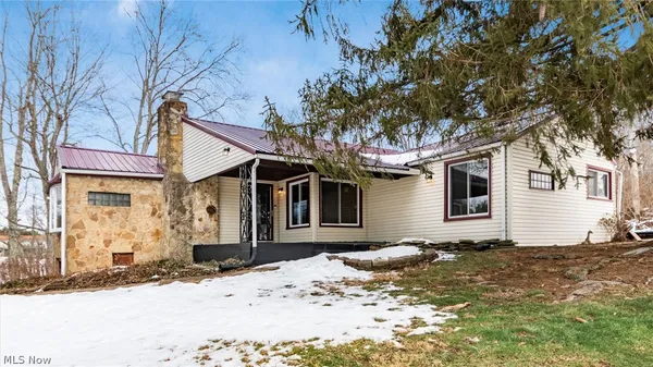 $215,000 | 10050 Norwich Drive, Norwich, OH 43767