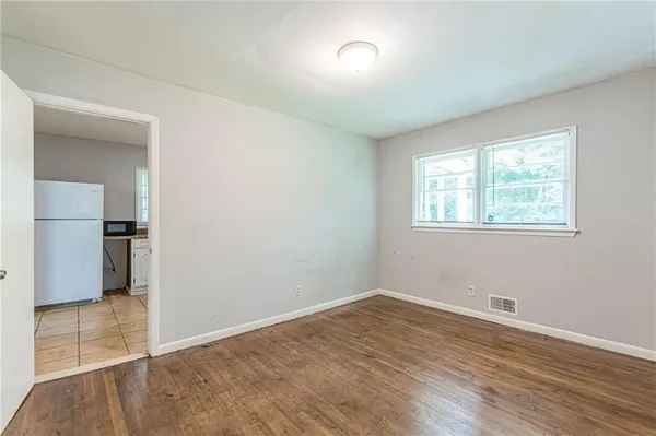 $700 | 350 Brooks Avenue Southwest, Atlanta, GA 30310