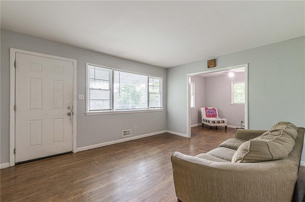 350 Brooks Avenue Southwest Atlanta, GA 30310 - Photo 3 of 29
