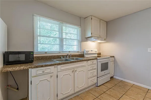 $700 | 350 Brooks Avenue Southwest, Atlanta, GA 30310