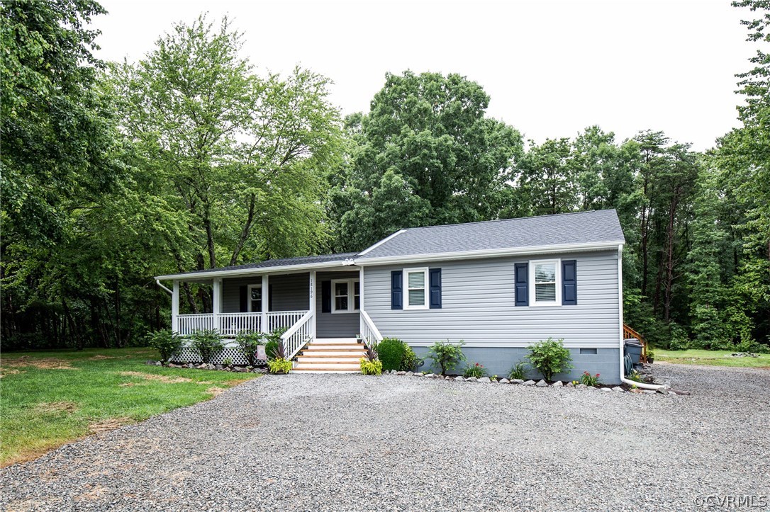 18196 Old Ridge Road Montpelier, VA 23192 - Photo 39 of 40 front view of house with a yard