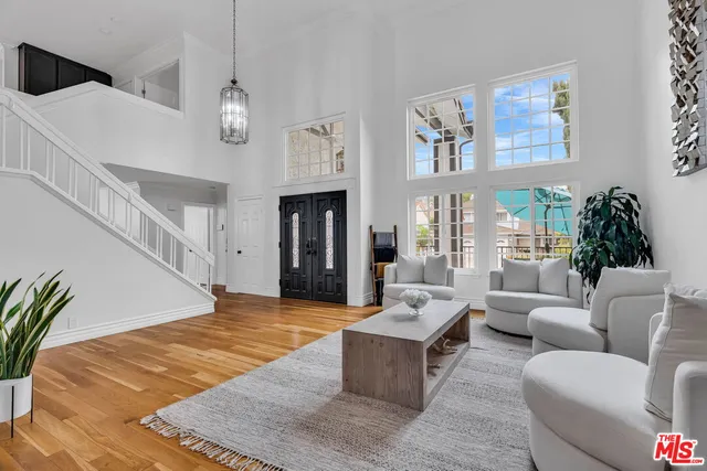 $6,900 | 3225 Futura Point, Thousand Oaks, CA 91362