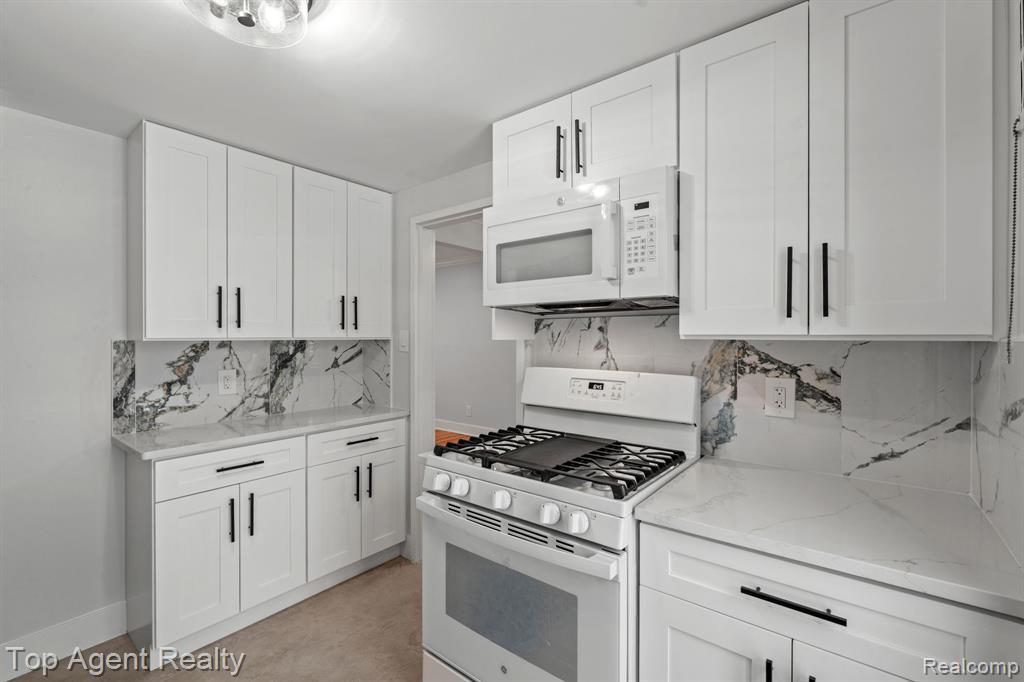 1724 Graefield Road Birmingham, MI 48009 - Photo 9 of 26