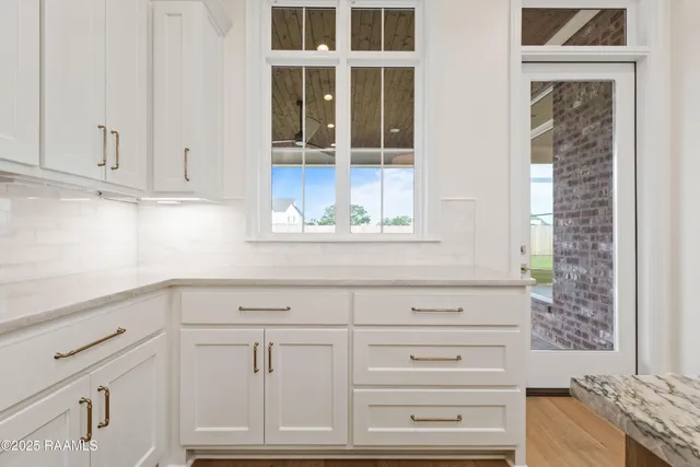 $999,999 | 208 Crossbill Drive, Lafayette, LA 70508