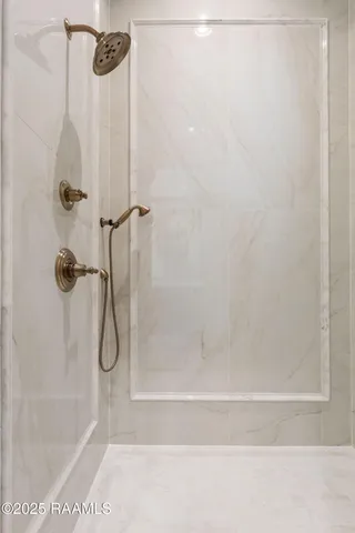 $999,999 | 208 Crossbill Drive, Lafayette, LA 70508