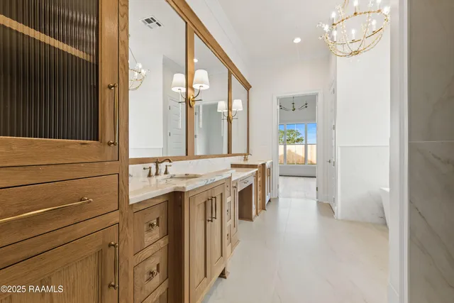 $999,999 | 208 Crossbill Drive, Lafayette, LA 70508