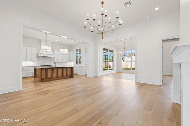 $999,999 | 208 Crossbill Drive, Lafayette, LA 70508