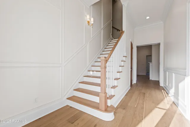 $999,999 | 208 Crossbill Drive, Lafayette, LA 70508