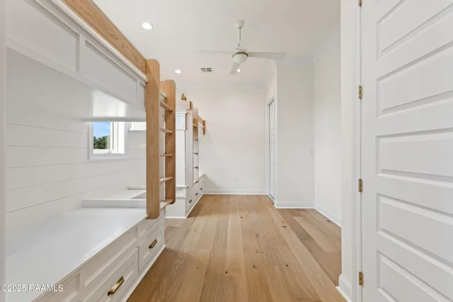 $999,999 | 208 Crossbill Drive, Lafayette, LA 70508