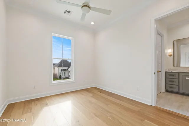 $999,999 | 208 Crossbill Drive, Lafayette, LA 70508