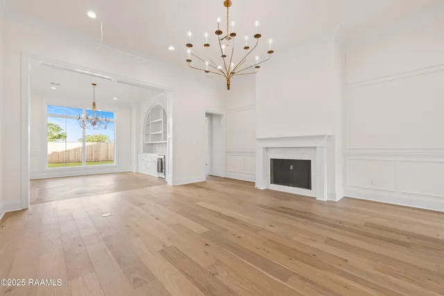 $999,999 | 208 Crossbill Drive, Lafayette, LA 70508