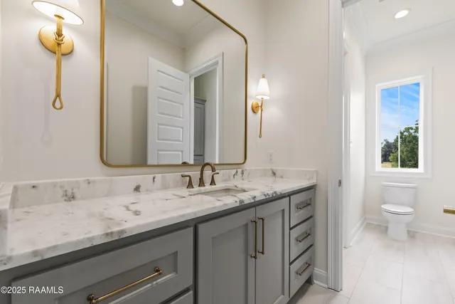 $999,999 | 208 Crossbill Drive, Lafayette, LA 70508