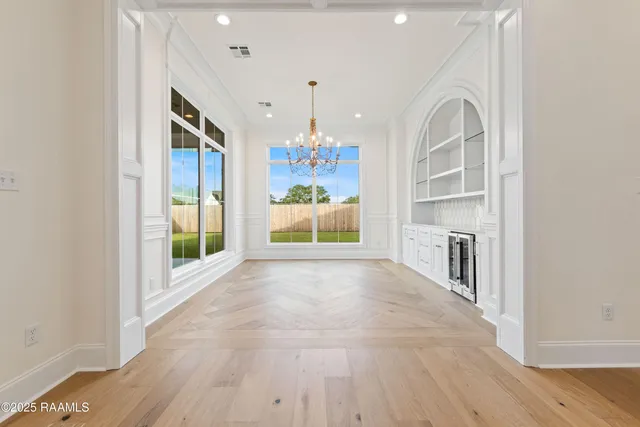 $999,999 | 208 Crossbill Drive, Lafayette, LA 70508