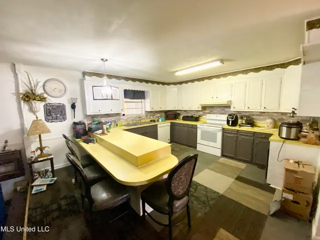 $187,000 | 557 West McPherson Drive, Monticello, MS 39654