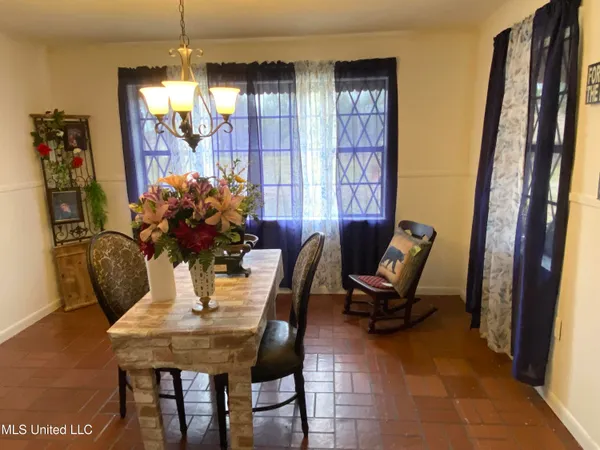 $187,000 | 557 West McPherson Drive, Monticello, MS 39654