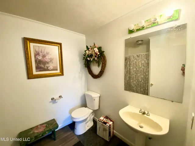 $187,000 | 557 West McPherson Drive, Monticello, MS 39654