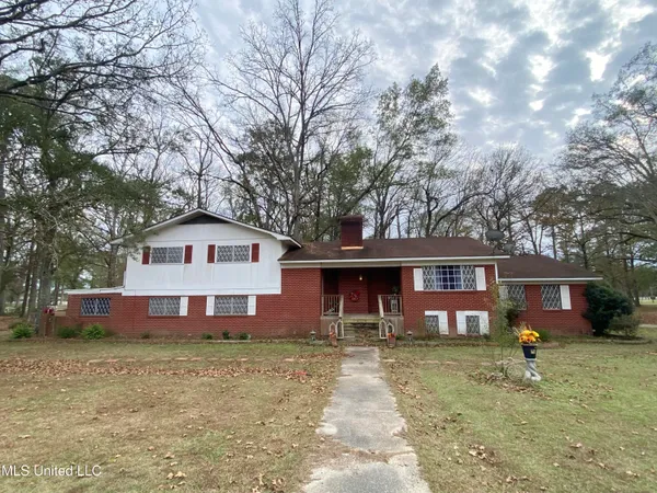 $187,000 | 557 West McPherson Drive, Monticello, MS 39654