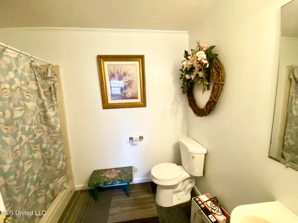 $187,000 | 557 West McPherson Drive, Monticello, MS 39654