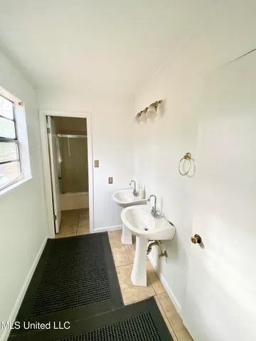 $187,000 | 557 West McPherson Drive, Monticello, MS 39654