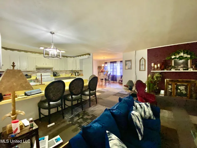 $187,000 | 557 West McPherson Drive, Monticello, MS 39654