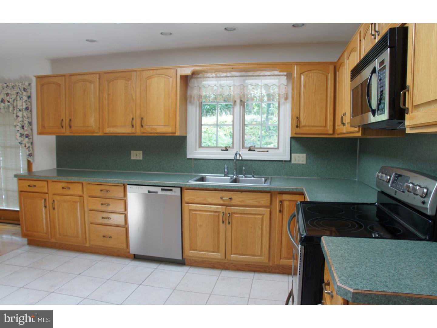 4512 Mill Road Emmaus, PA 18049 - Photo 9 of 25 Gallery Image 9