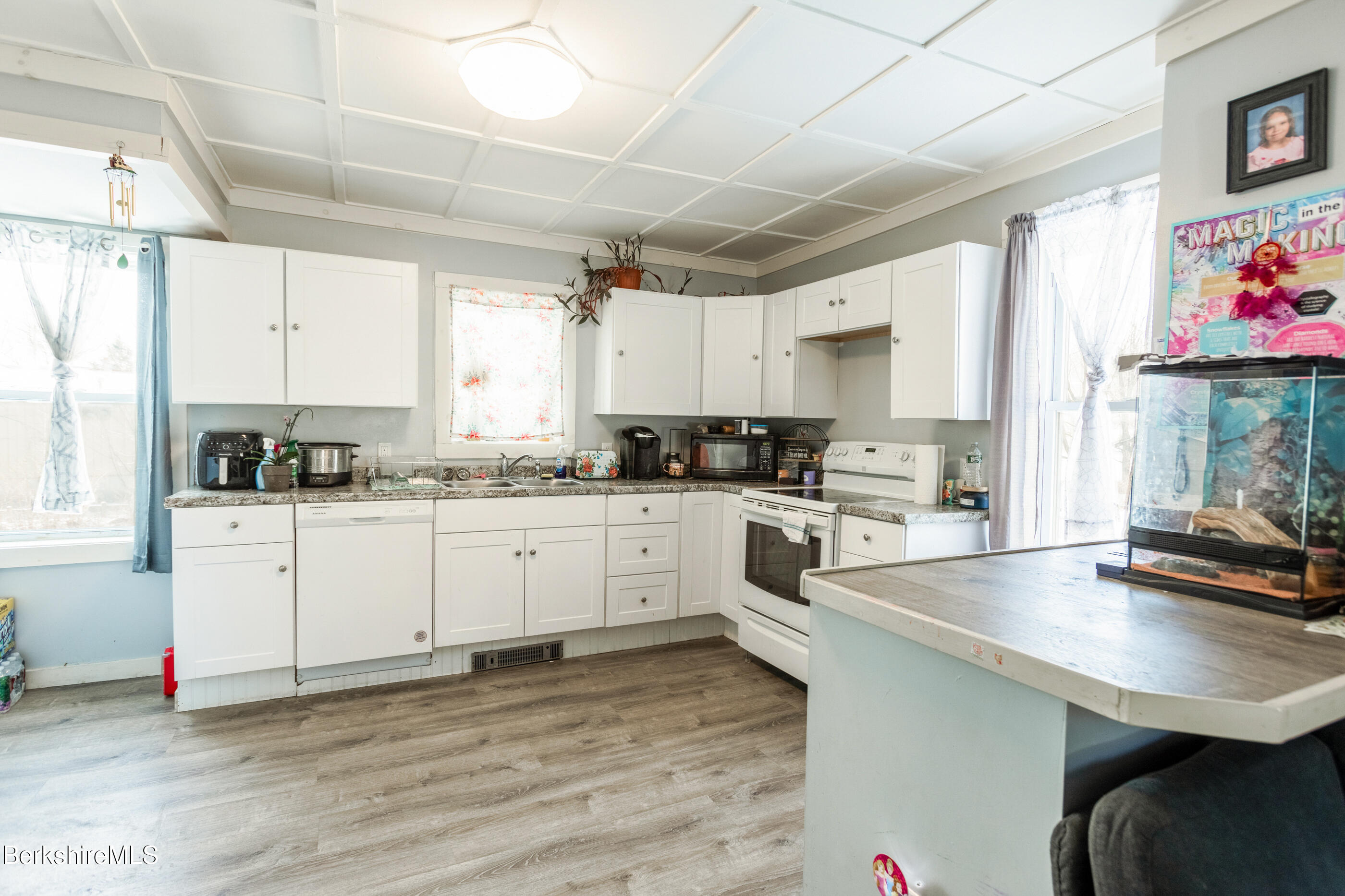 81-83 Pecks Road Pittsfield, MA 01201 - Photo 18 of 30 image-27