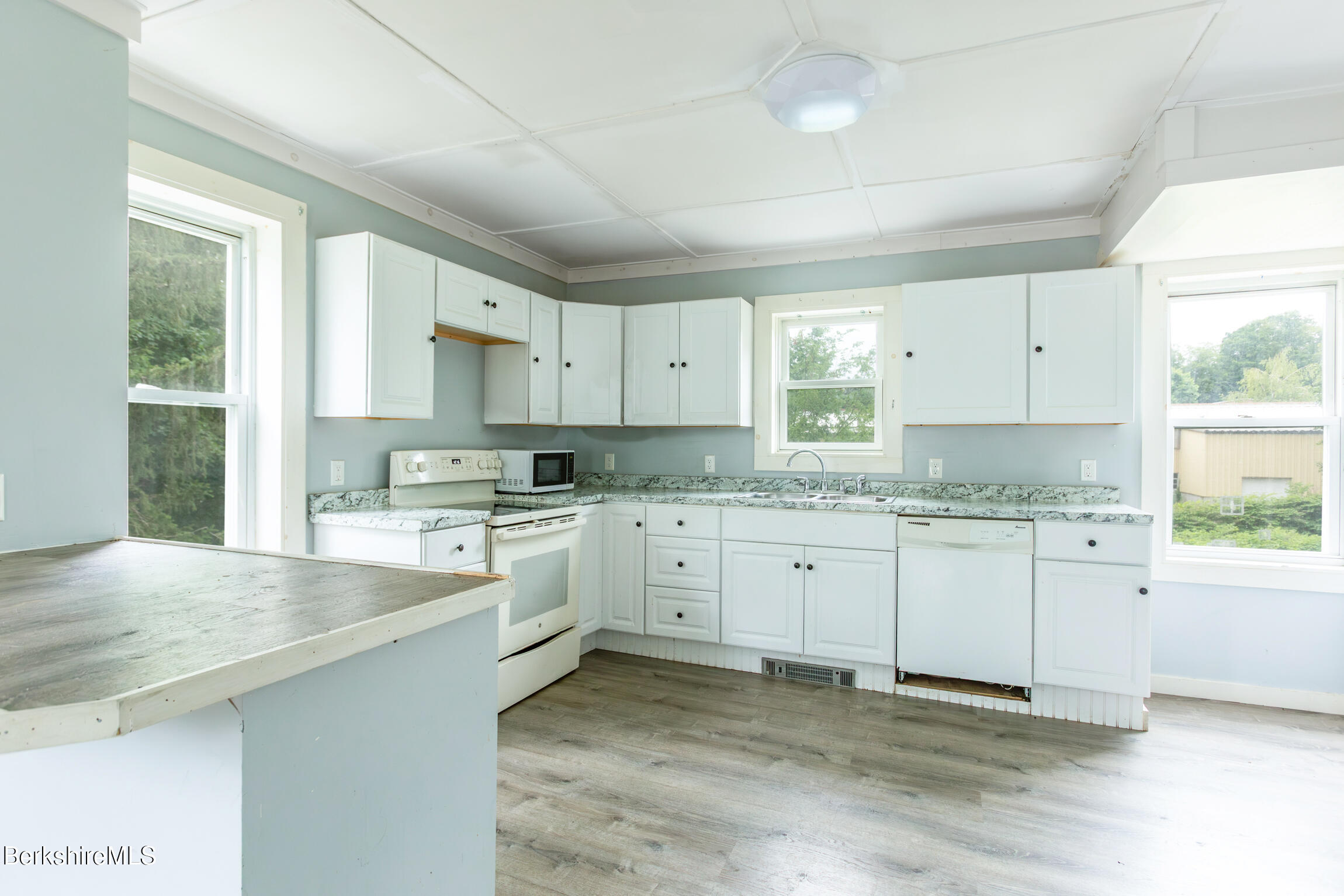 81-83 Pecks Road Pittsfield, MA 01201 - Photo 4 of 30 image-8
