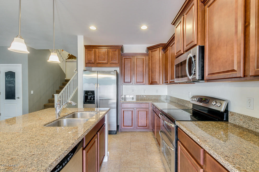 1672 South Roles Drive Gilbert, AZ 85295 - Photo 15 of 50 15-Roles