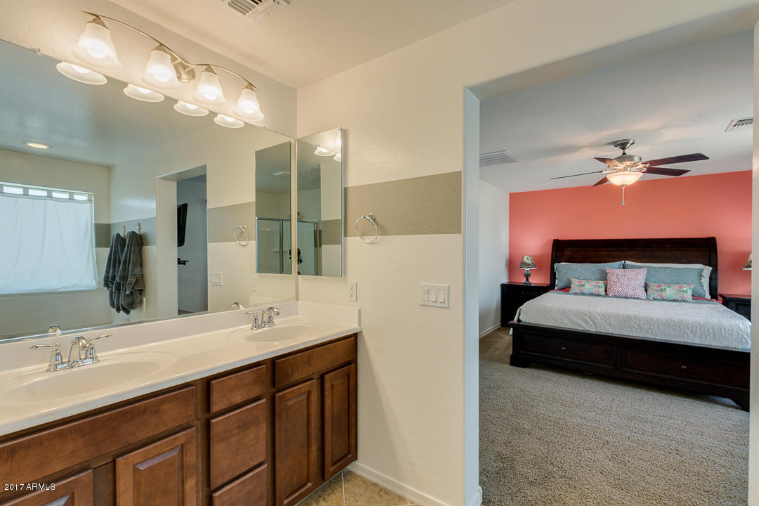 1672 South Roles Drive Gilbert, AZ 85295 - Photo 21 of 50 21-Roles