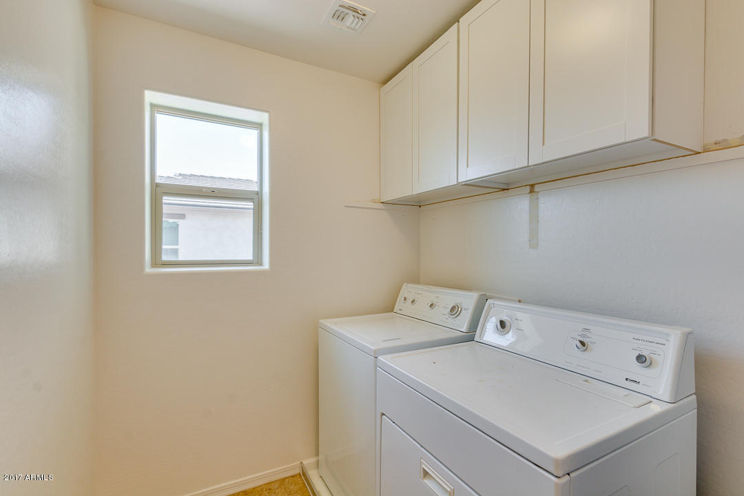 1672 South Roles Drive Gilbert, AZ 85295 - Photo 33 of 50 34-Roles