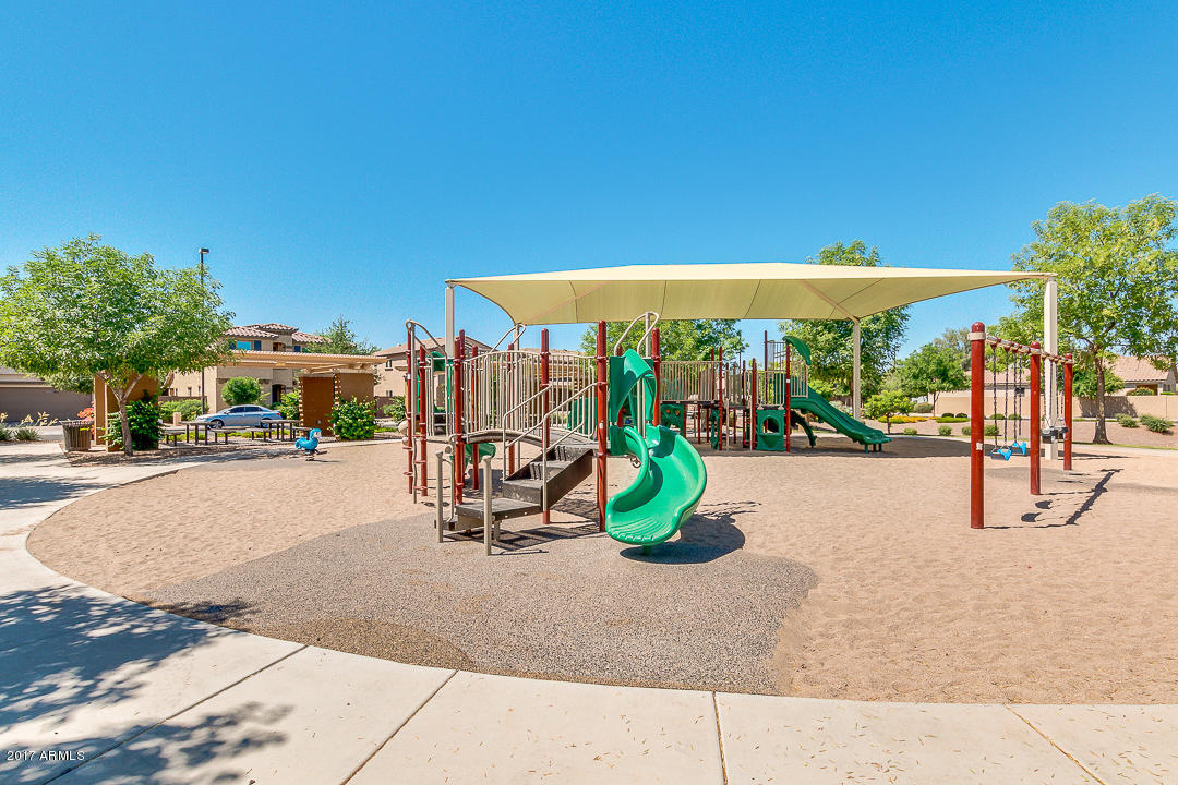 1672 South Roles Drive Gilbert, AZ 85295 - Photo 43 of 50 44-Roles