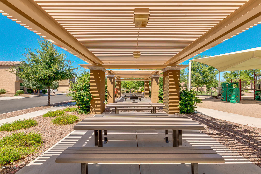 1672 South Roles Drive Gilbert, AZ 85295 - Photo 45 of 50 46-Roles