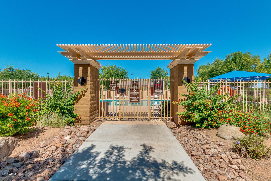 1672 South Roles Drive Gilbert, AZ 85295 - Photo 47 of 50 48-Roles