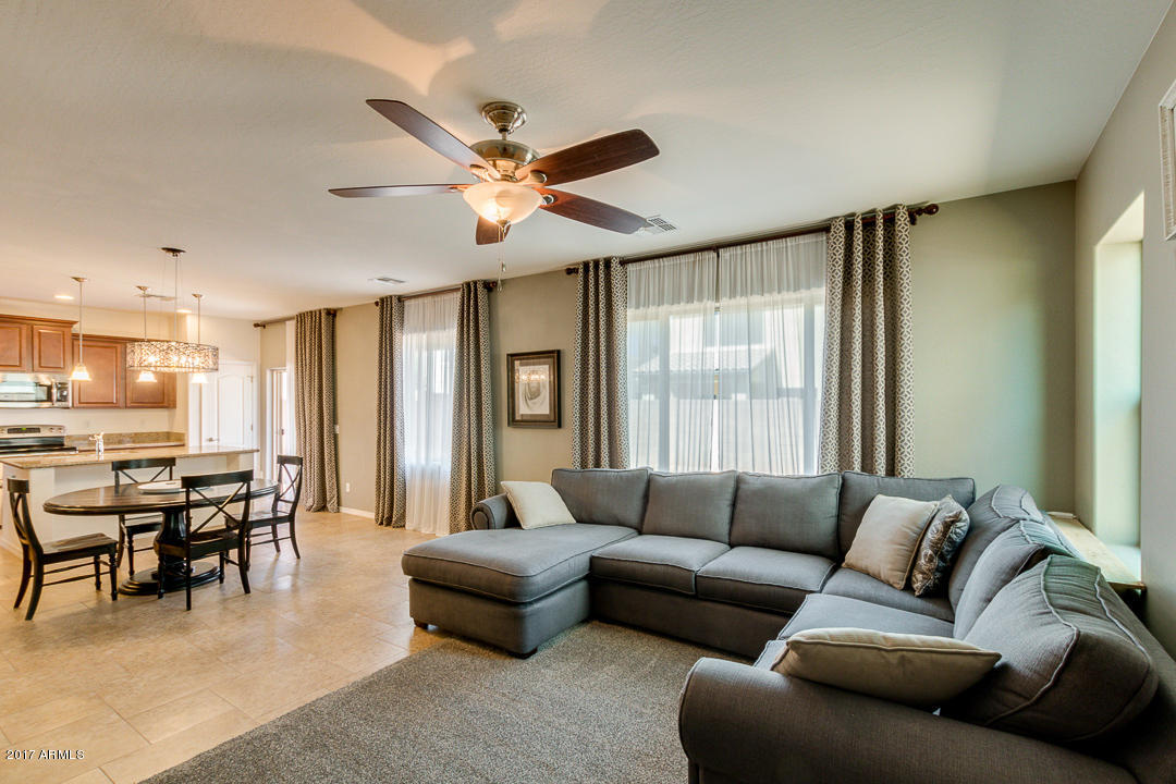 1672 South Roles Drive Gilbert, AZ 85295 - Photo 8 of 50 08-Roles