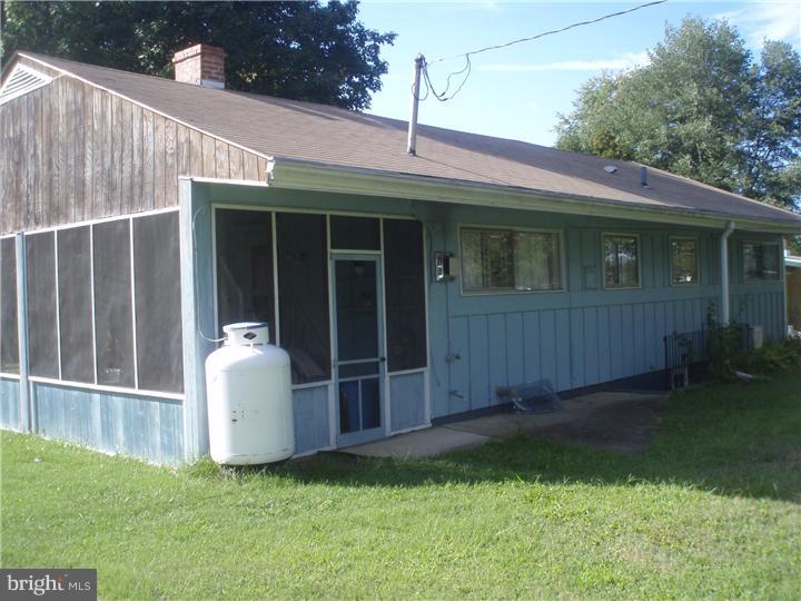 104 Valley Green Drive Aston, PA 19014 - Photo 2 of 20 a view of a house with backyard and garden