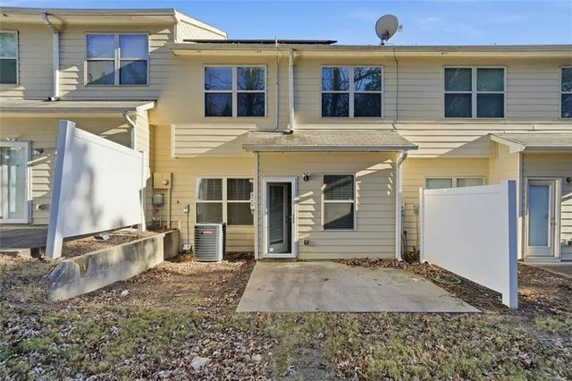 $2,100 | 3249 Garden Glade Lane, Stonecrest, GA 30038