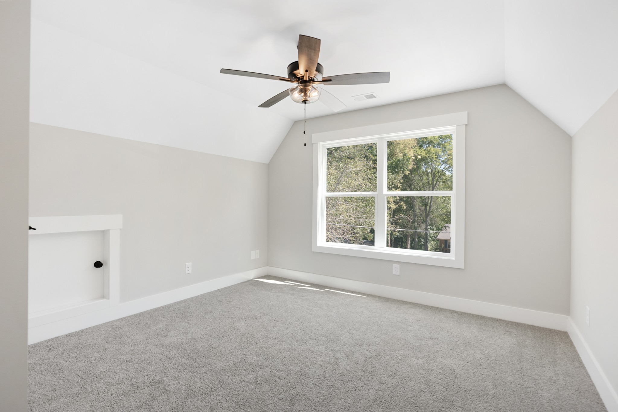 2033 Graceland Drive Goodlettsville, TN 37072 - Photo 28 of 40 an empty room with a window