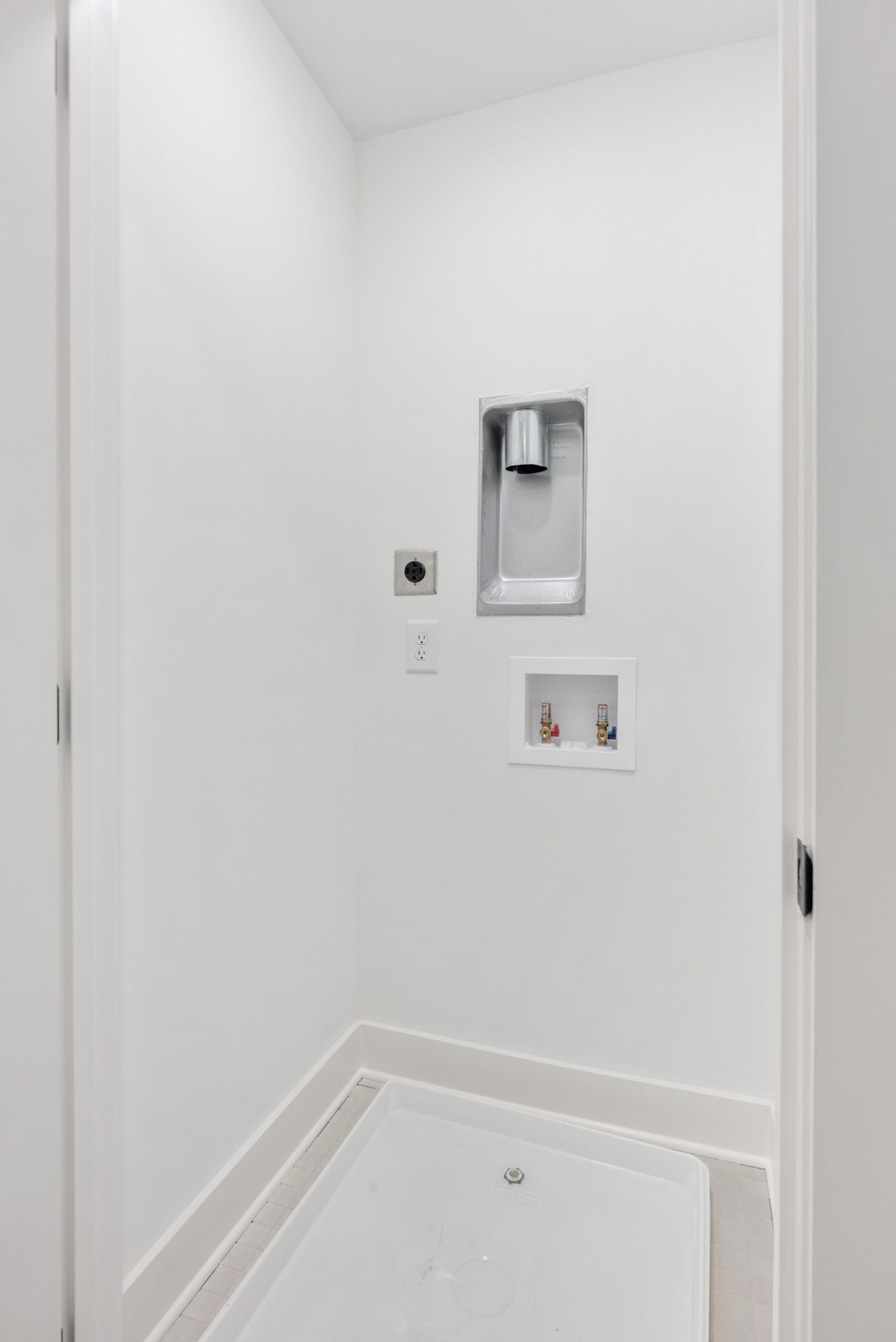 2033 Graceland Drive Goodlettsville, TN 37072 - Photo 32 of 40 a view of a small space