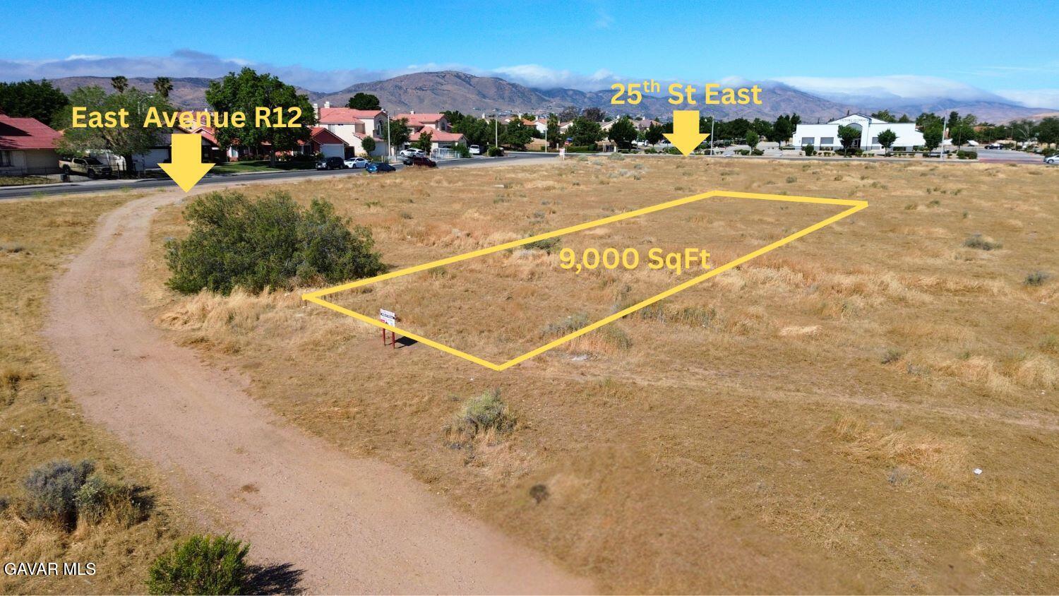 25th Place East, Unit R12 Palmdale, CA 93550 - Photo 6 of 8 a view of a tennis court