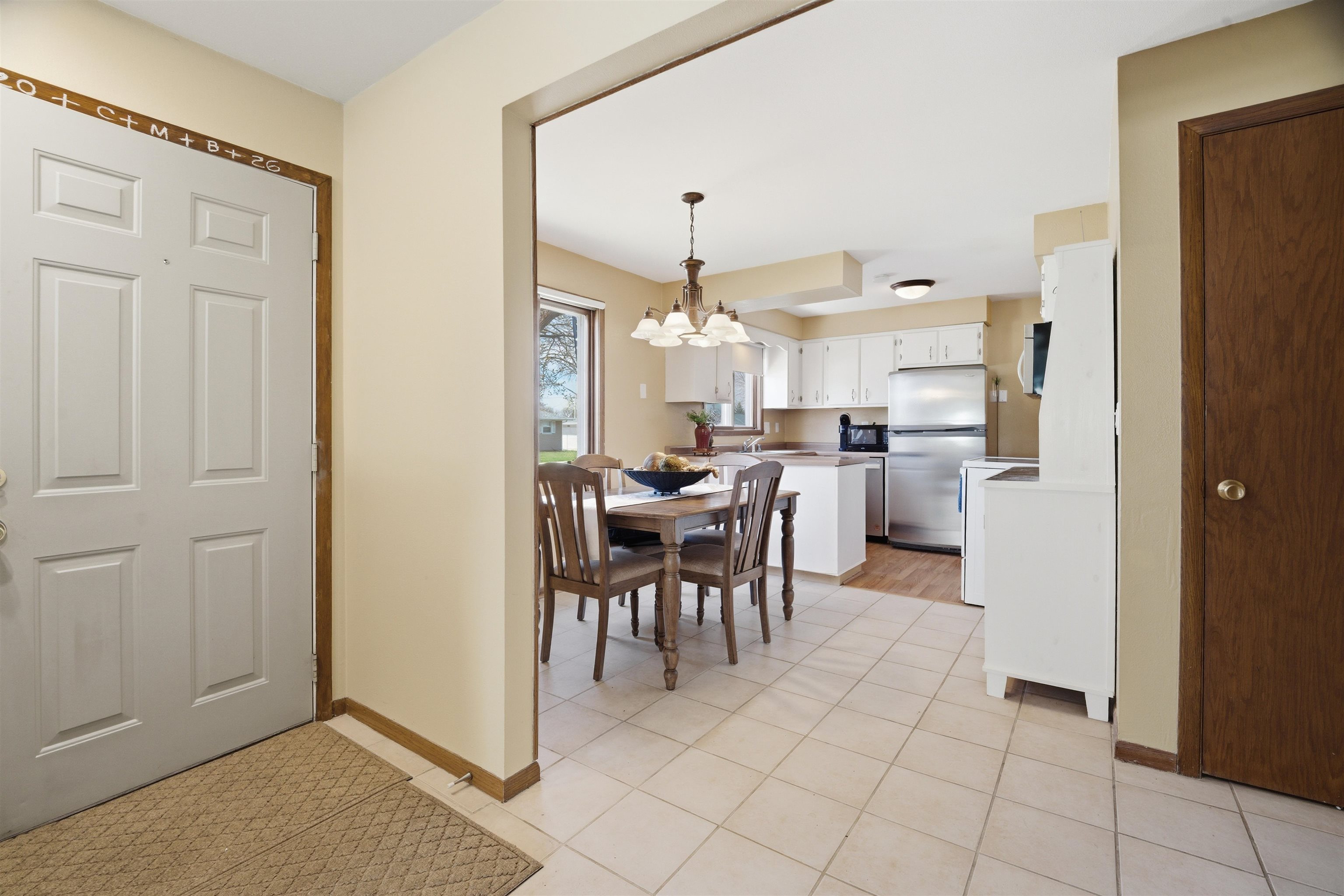 612 South Matthias Street Appleton, WI 54915 - Photo 5 of 26